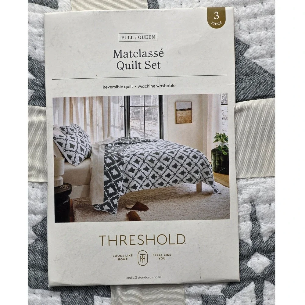 Threshold Matelasse Quilt Set Full Queen 3pc Pine ChristmasTree  Reversible